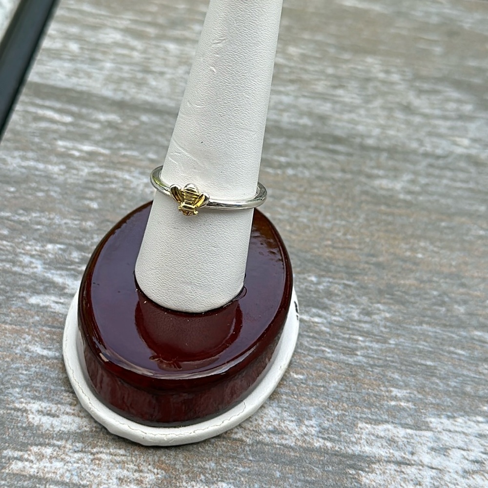 Bee ring 925 approximately 8.5